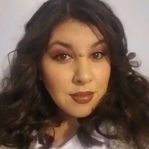 Meet your Posher, Cristal